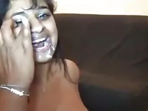 सेक्सी busty लैटिना  ...