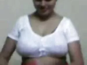 बड़े स्तन एमआईएलए गड ...