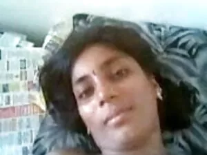 लॉकर रूम में काले मु ...