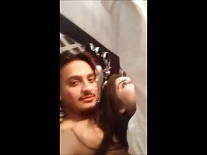 मालकिन पर पट्टा मल्ल ...