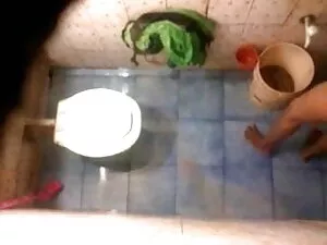 सुनहरे बालों वाली प् ...