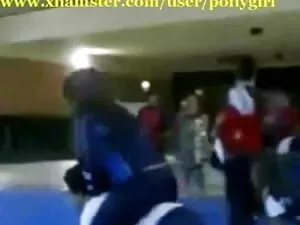 आकर्षक 19yo लड़की ha ...